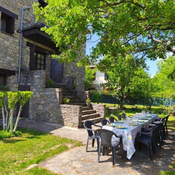 Casa Irama - Casa rural para grupos cerca de Aínsa - Pirineo Aragonés, Hotel in Margudgued