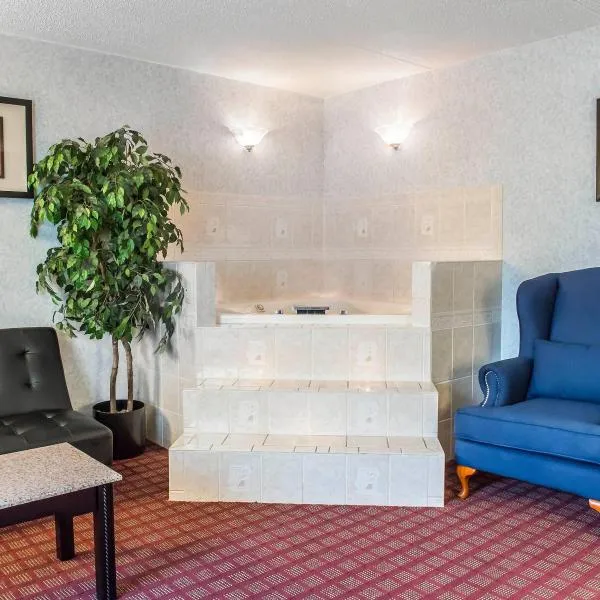 Quality Inn & Suites Gibsonia - Pittsburgh North, khách sạn ở Gibsonia