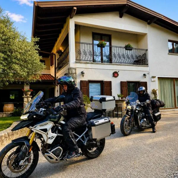 Pri Martinovih, hotel di Deskle
