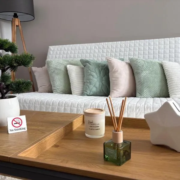 PlatanHome 12, hotel u gradu Lenti