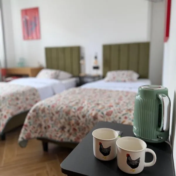 Szumi Las Bed & Breakfast, hotelli kohteessa Józefów