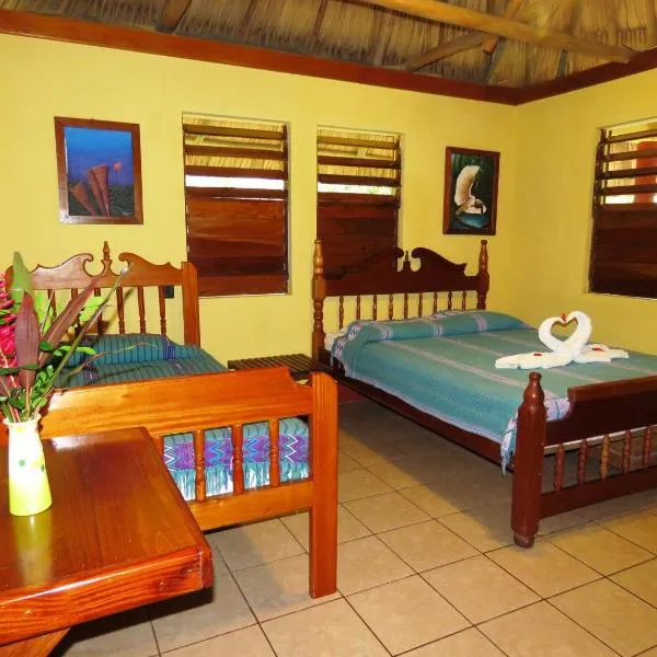 Crystal Paradise Resort, hotel v destinaci San Ignacio