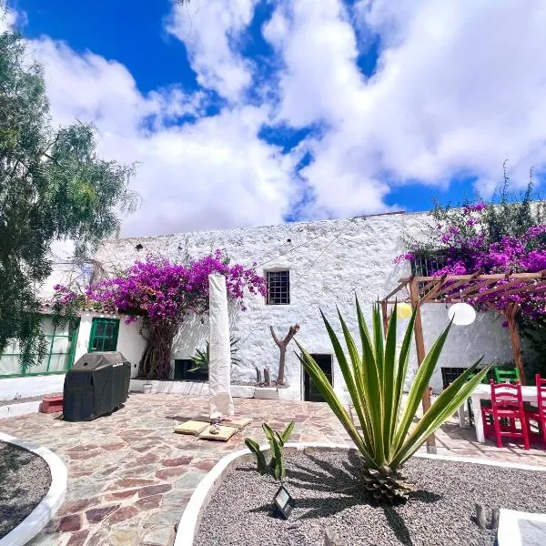 Casa Gatti - Casa del '900 nel centro di Lanzarote - Relax tra i Vulcani, hotel in Tiagua