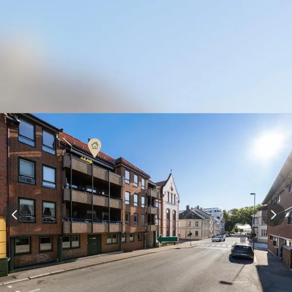 Kristiansand city center sea side luxury appartment one room double bed abc breakfast, khách sạn ở Kristiansand