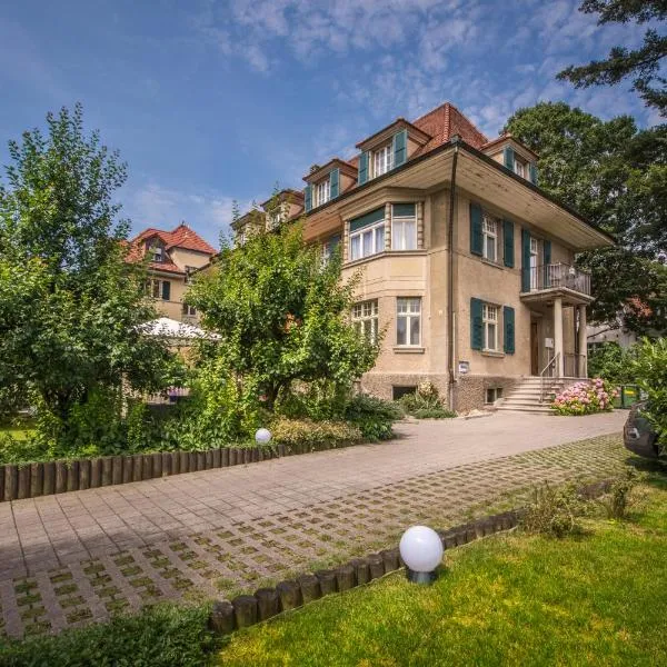 Max Aviation Villa & Apartments, hotel v destinaci Bern