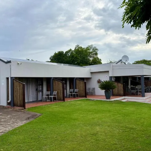 The Suburban Guest House、ブルームフォンテーンのホテル