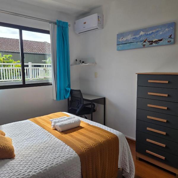 Refúgio Sul da Ilha, casa Nova, Wi-Fi, Ar condicionado e 2 vagas se estacionamento - Foto 2