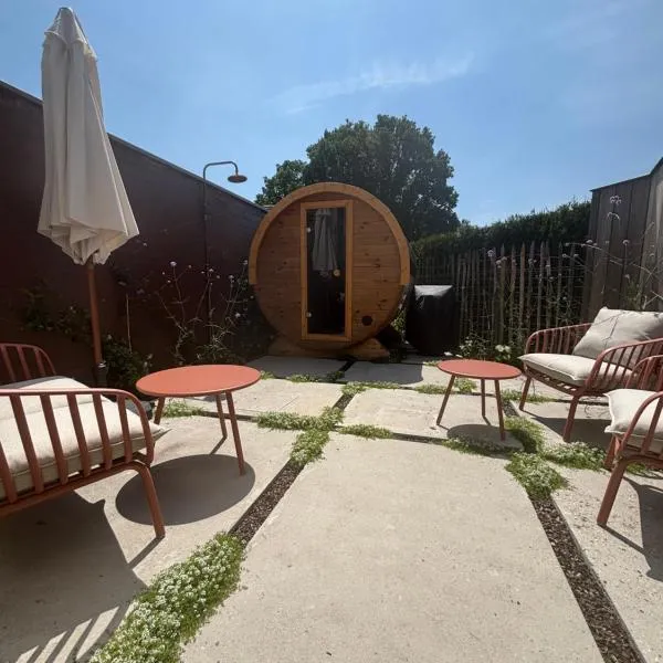 Ferox Stay, hotel a Varsenare
