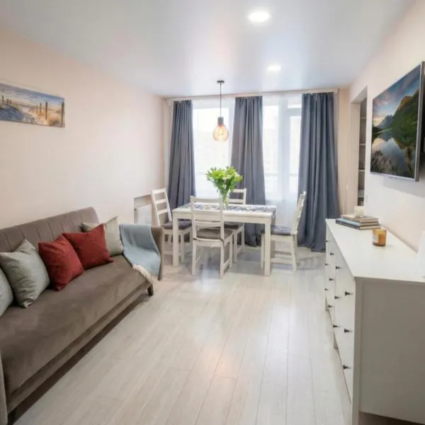 Modern Apartment 5 Min Walk to the Beach, hotell i Liepāja