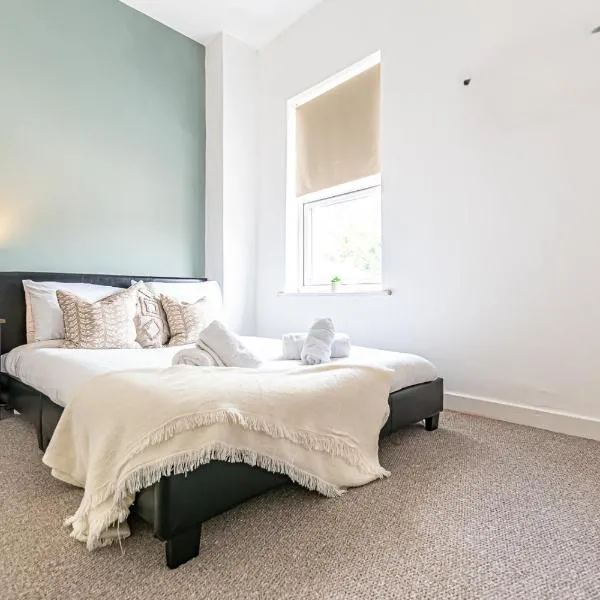 3-Bed Home Near Wigan Town Centre, hotel em Bickershaw
