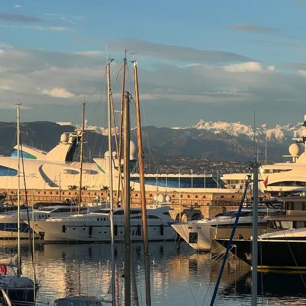 Old Antibes - Yacht view - Design - Beach 5 min, hotel v destinaci Antibes
