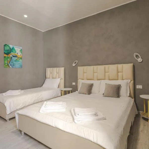 Trieste Centro Rooms-camere eleganti in pieno centro، فندق في ترييستي