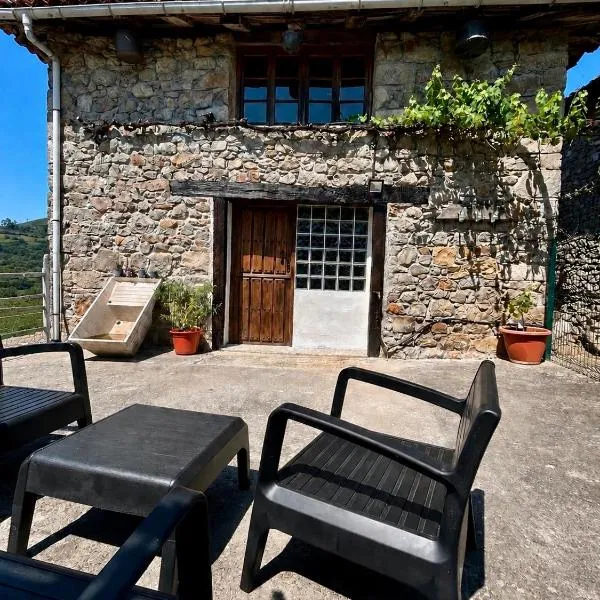 Apartamento Rural El Nisperu, hotel di Cangas de Onís
