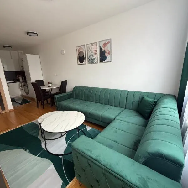 Daky home near AirPort ,tram and City center, hotel di Sarajevo