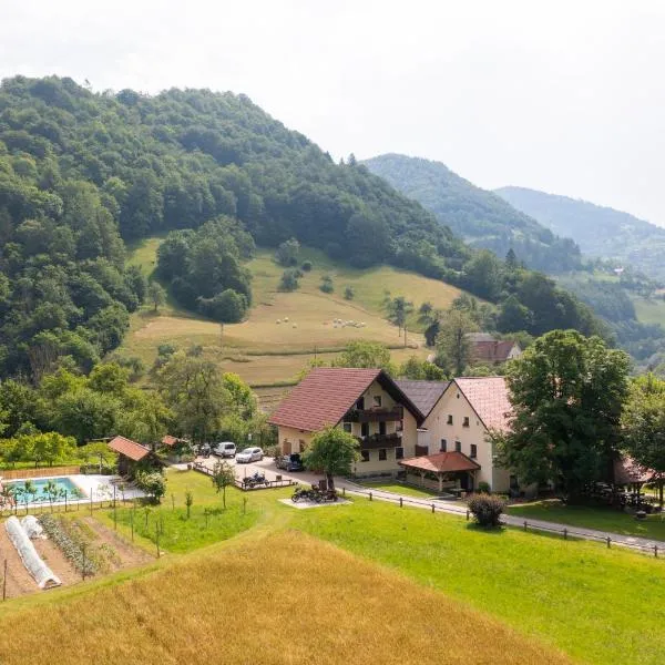 FarmStay Zelinc, hotel in Cerkno
