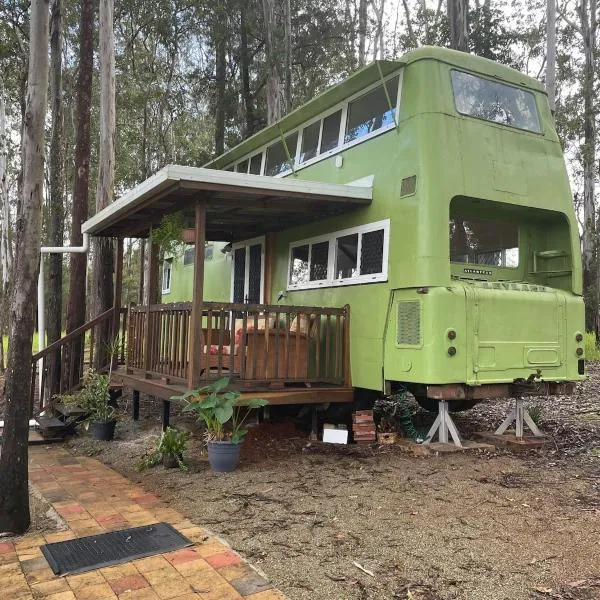 Tree Top Bus Stop, hotel en Ravenshoe
