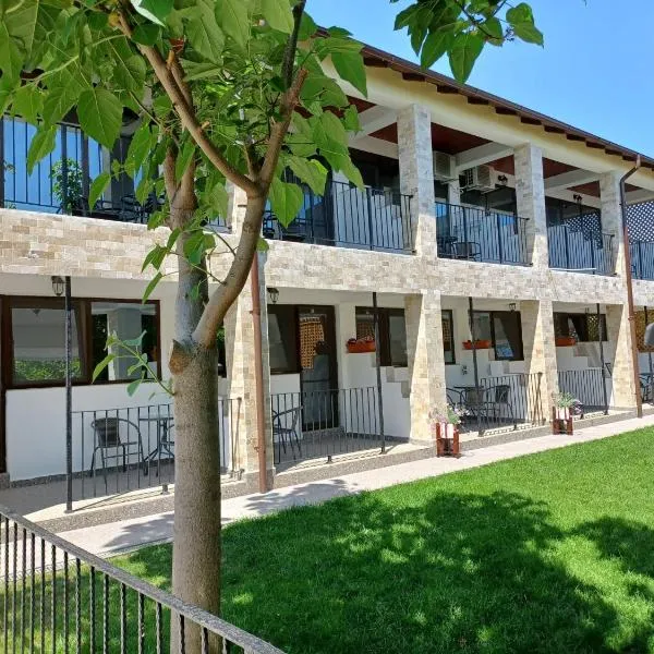 Vila Lara 2 Mai, hotel en 2 Mai