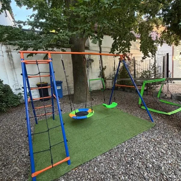Guntia Family Apartments mit einem Garten und einem Spielplatz, hotel Günzburgban