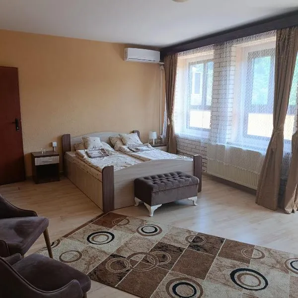 Jasen restoran, hotel di Jarmenovci