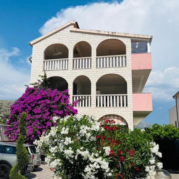 Grebaštica में, होटल Sea View Apartments