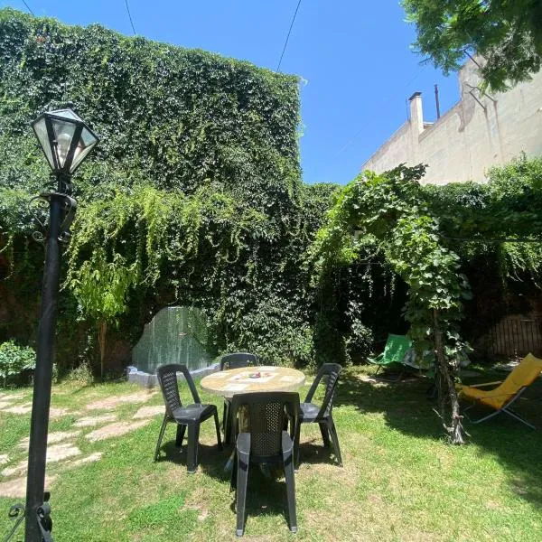 Casa LYON, hotel in Barraquero