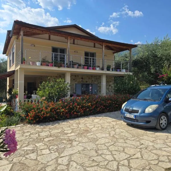 Villa Theodora, Hotel in Himarë