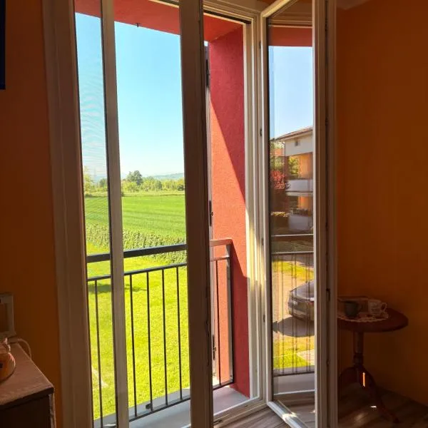 Sala dell Estate Guest House, hotel in Secchia