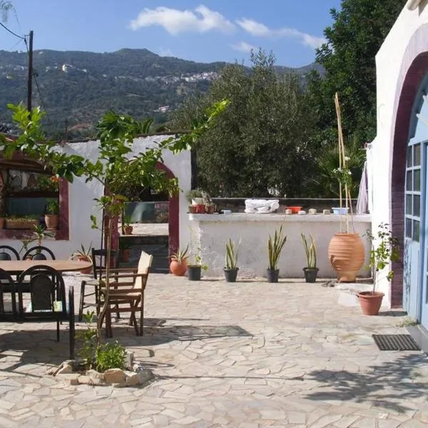 Gabriellas Garden, hotel v destinaci Palaiokastro