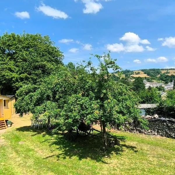 La Roulotte Cacahuète, hotel v destinácii Pont-d'Ouilly