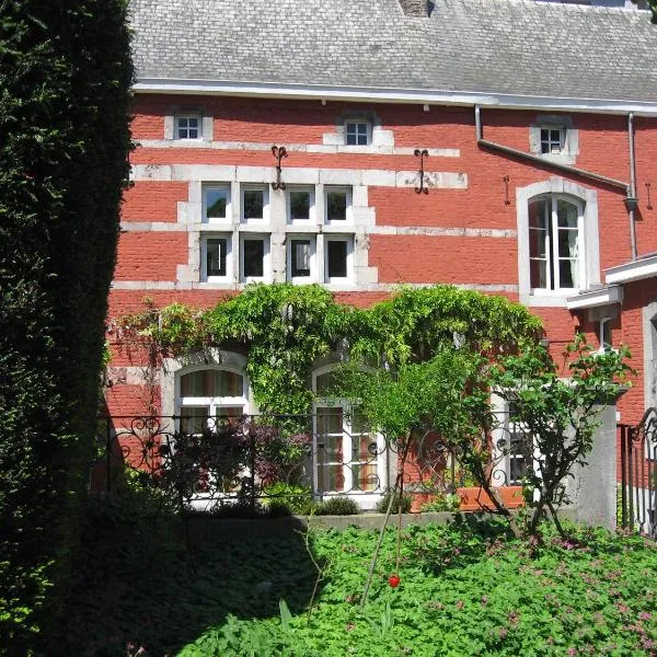 Chambre d'Hôtes Les Augustins - Parking sécurisé - Borne de recharge, hotel v destinaci Huy