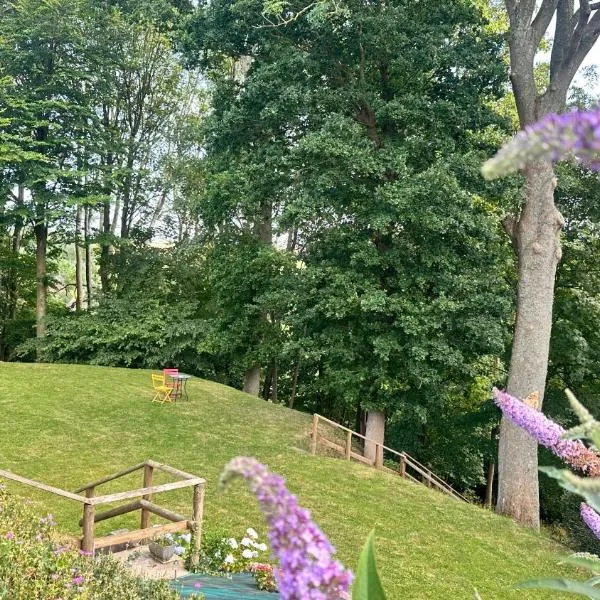 Chalet Nature à 10 minutes d'Etretat, hotel i Fongueusemare