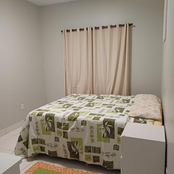 Casa com varanda, garagem e cozinha completa - Foto 2