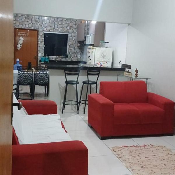 Casa com varanda, garagem e cozinha completa - Foto 4