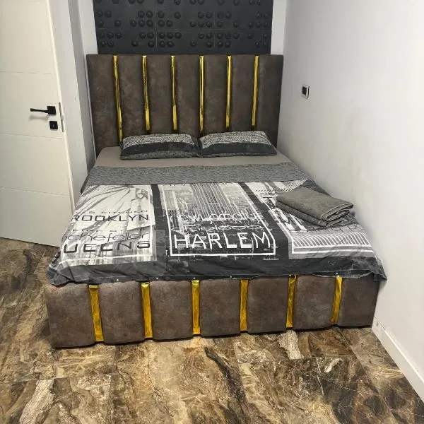 Apartament bloc nou - self check in - free parking, viešbutis mieste Krajova