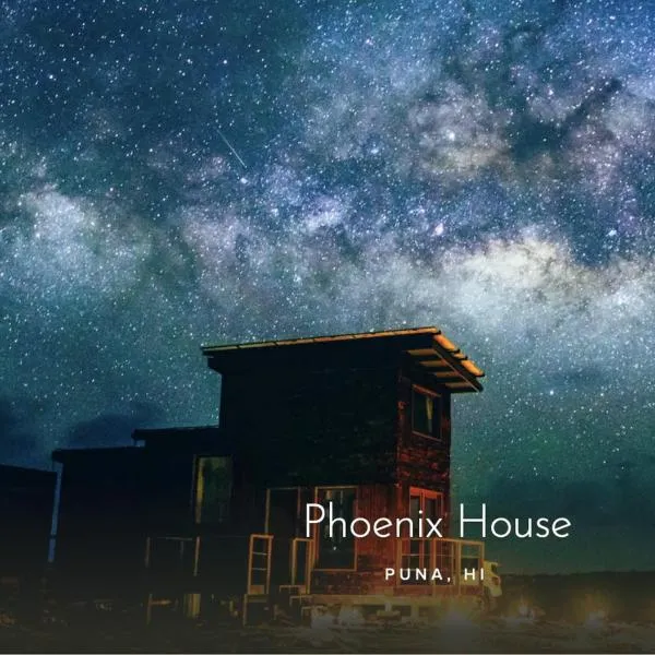 THE PHOENIX HOUSE - EPIC Tiny Home Gem on Volcanic Lava Field!, מלון בKehena