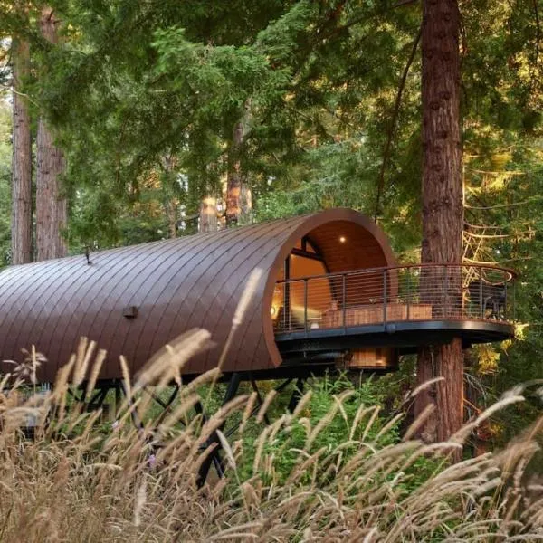 ~* The Spectacular Spyglass Treehouse *~, готель у місті Occidental