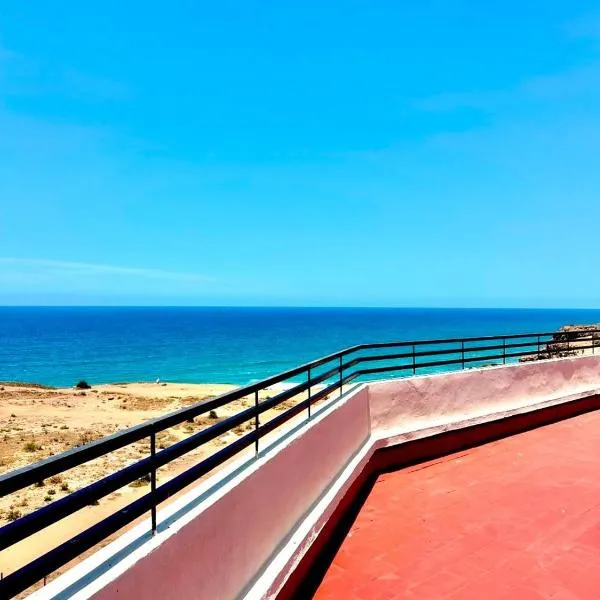 Gated oceanfront residence - chic apartment, hotell sihtkohas Salé