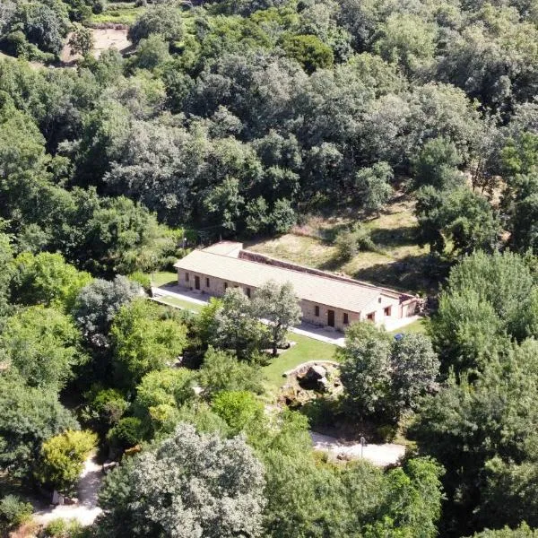 Apartamentos El Escondite de Pedro Malillo, готель у місті Канделеда