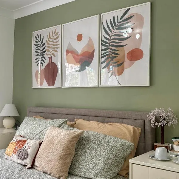 King room with garden and private bathroom, ξενοδοχείο σε Raynes Park