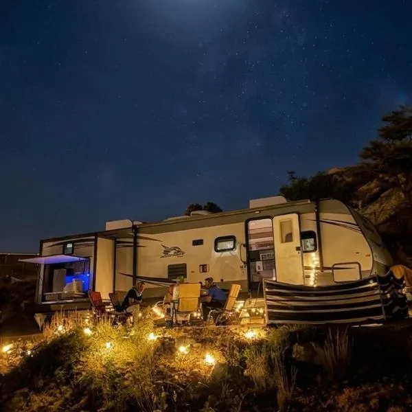 كرفان نور القمر, hotel en Al Namas