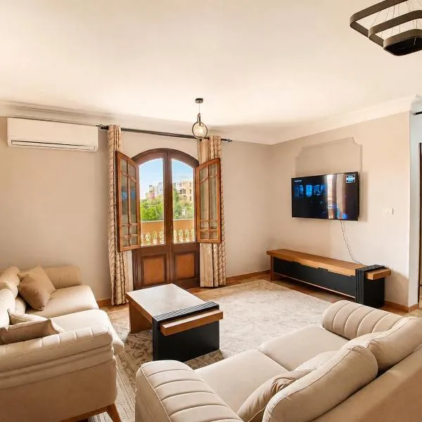 Modern Peaceful Family-Only 3BR Retreat in 6 October Cairo, hotel em Cidade 6 de Outubro