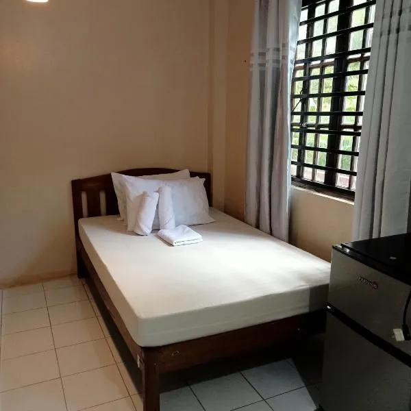 Toto's House backpackers RM 2، فندق في مدينة بورتوبرنسس