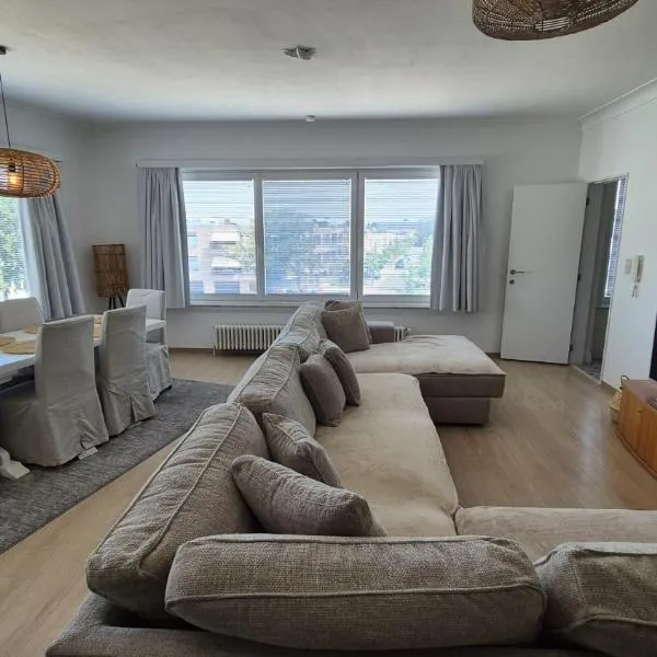 MAISON MALOU Stijlvol kustverblijf voor gezinnen en viervoeters, hotel di Blankenberge