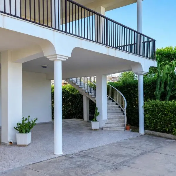 Villa Leuka San Lorenzo, hotel din Reitani