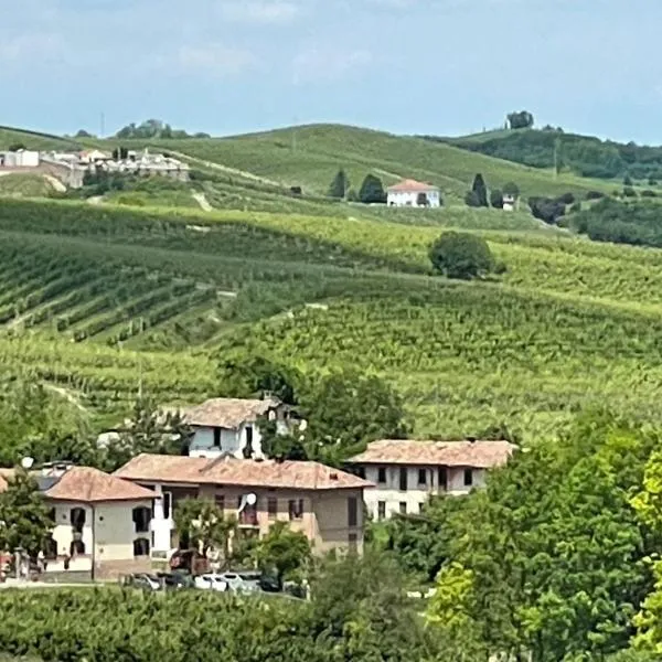 Piemonte Country House, Public pool is 3 min away, hotel in Agliano Terme