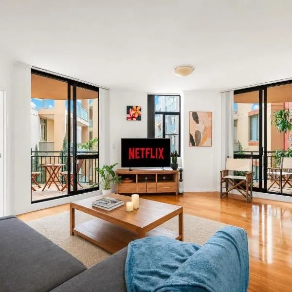 2 Bedroom Apartment Pyrmont with Balcony, Hotel in Sydney