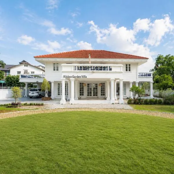 Hidden Garden Villa and Cafe, hotel em Chiang Mai