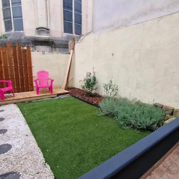 Le Jeanne d'Arc avec sa terrasse By UnSejourANancy Fr, hotel v mestu Nancy