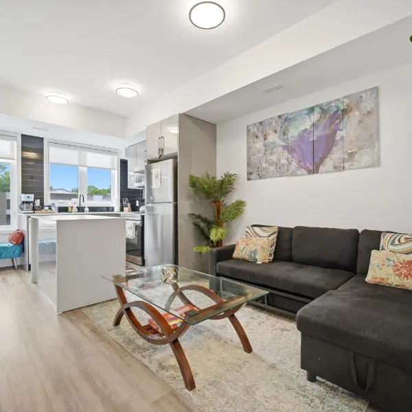 Exquisite, Bright & Modern Condo - Free Parking، فندق في شلالات نياجارا