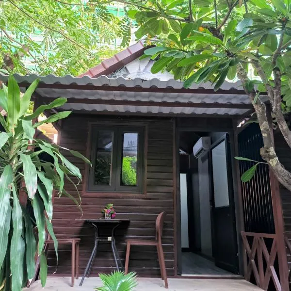 Anna Riverside Bungalow Vientiane: Vientiane şehrinde bir otel